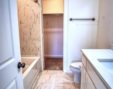 1421 Middleton Street - Photo Thumbnail 25