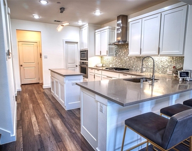 1421 Middleton Street - Photo Thumbnail 8
