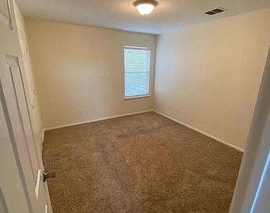 4437 Ridge Point Lane - Photo Thumbnail 24