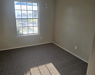 1306 Holt Avenue - Photo Thumbnail 6