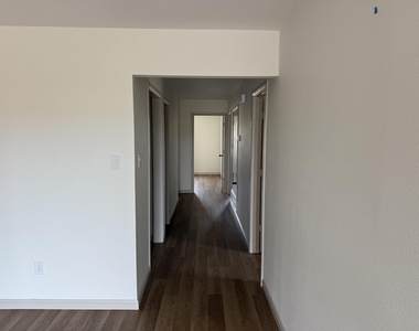 402 N Nolan River Road - Photo Thumbnail 6