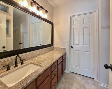 418 Newberry Street - Photo Thumbnail 11