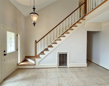 418 Newberry Street - Photo Thumbnail 4