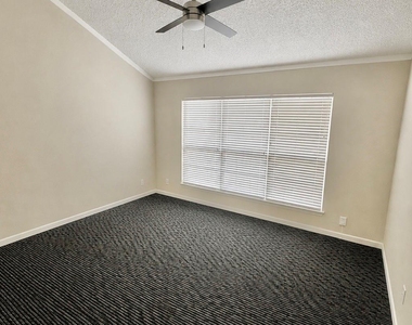 418 Newberry Street - Photo Thumbnail 9