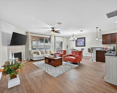 363 Teague Drive - Photo Thumbnail 2