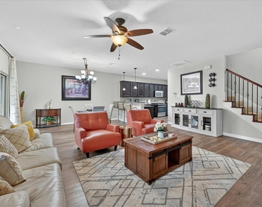 363 Teague Drive - Photo Thumbnail 4