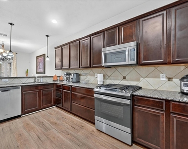 363 Teague Drive - Photo Thumbnail 8