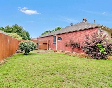 8409 Island Court - Photo Thumbnail 11