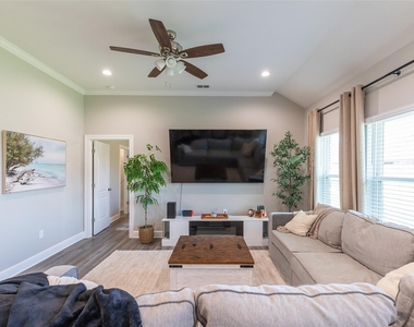 328 Evening Shade Lane - Photo Thumbnail 1