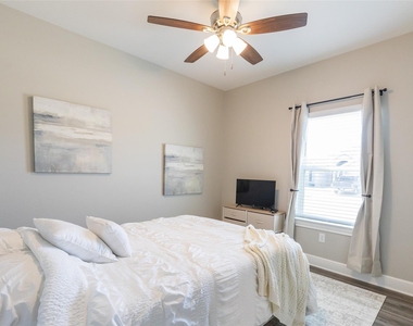 328 Evening Shade Lane - Photo Thumbnail 18