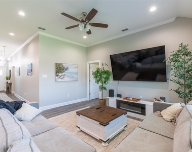 328 Evening Shade Lane - Photo Thumbnail 2