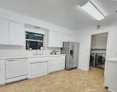 1385 Belhaven - Photo Thumbnail 4