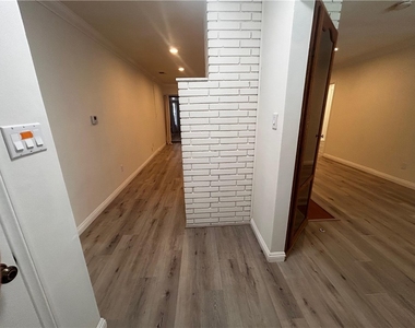 521 N Vermont - Photo Thumbnail 7