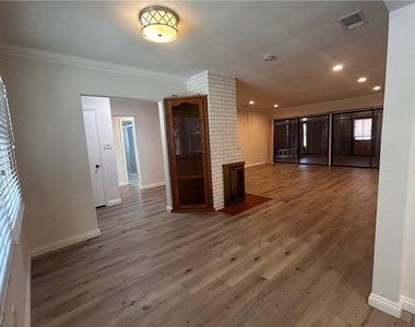 521 N Vermont - Photo Thumbnail 13