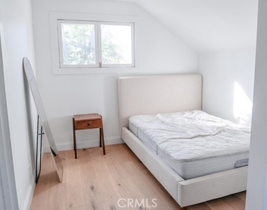 1004 Cajon Street - Photo Thumbnail 9