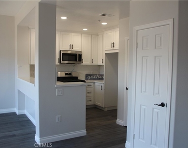 3326 W Orange - Photo Thumbnail 3