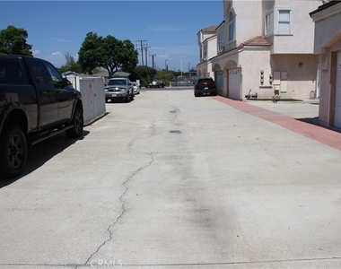 3326 W Orange - Photo Thumbnail 2