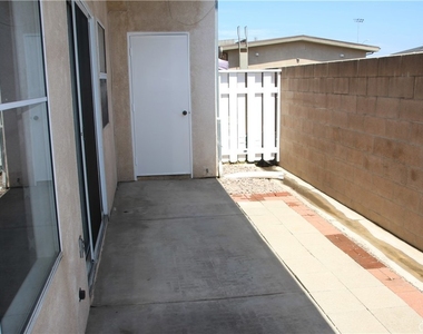 3326 W Orange - Photo Thumbnail 25