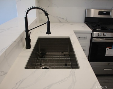 3326 W Orange - Photo Thumbnail 6