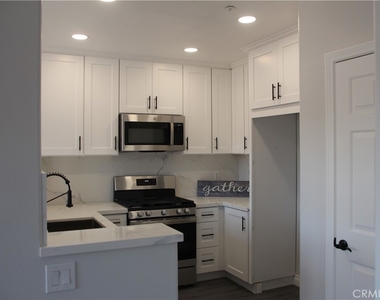 3326 W Orange - Photo Thumbnail 4