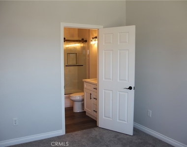 3326 W Orange - Photo Thumbnail 21