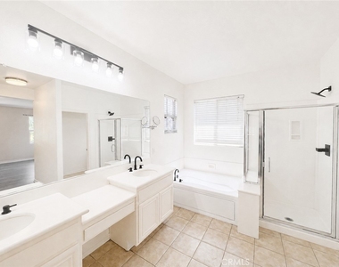29621 Troon Court - Photo Thumbnail 14