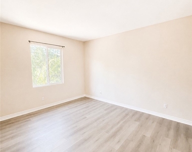 29621 Troon Court - Photo Thumbnail 8