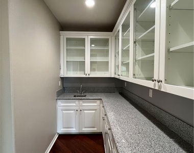 2884 Bella Court - Photo Thumbnail 14