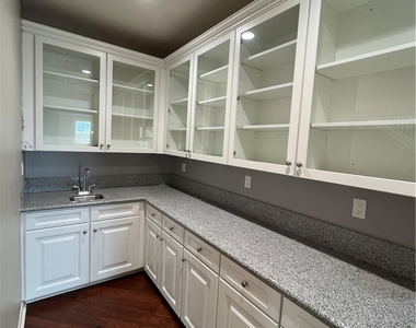 2884 Bella Court - Photo Thumbnail 13