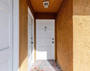 13015 Vanowen Street - Photo Thumbnail 15