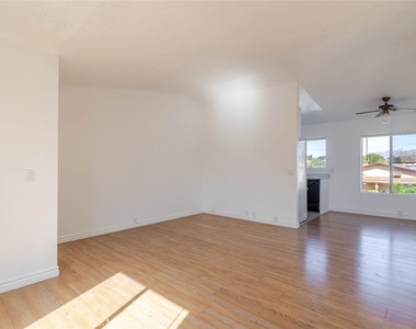 13015 Vanowen Street - Photo Thumbnail 3