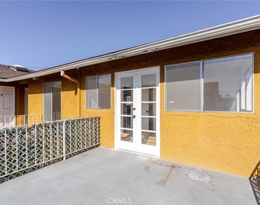 13015 Vanowen Street - Photo Thumbnail 14