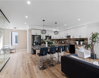 11858 W Flower Lane - Photo Thumbnail 17