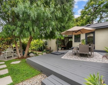 18240 Rayen Street - Photo Thumbnail 16