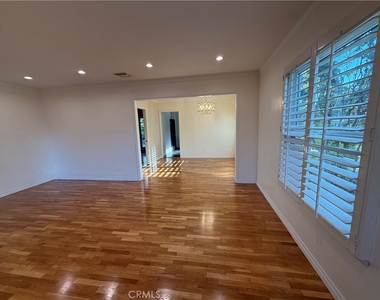 18240 Rayen Street - Photo Thumbnail 10