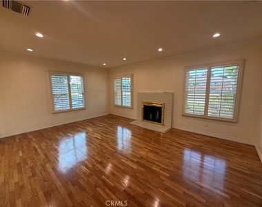18240 Rayen Street - Photo Thumbnail 2