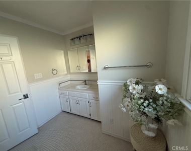 18240 Rayen Street - Photo Thumbnail 14