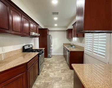 14377 Germain Street - Photo Thumbnail 8
