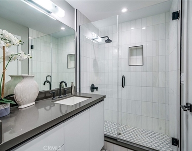 1148 N Detroit Street - Photo Thumbnail 19