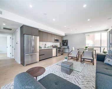 1148 N Detroit Street - Photo Thumbnail 11