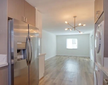 2118 Manhattan Beach Boulevard - Photo Thumbnail 6