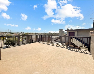706 N Prospect - Photo Thumbnail 13