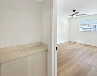 706 N Prospect - Photo Thumbnail 6
