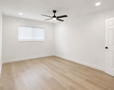 706 N Prospect - Photo Thumbnail 9