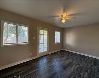1032 W 15th Street - Photo Thumbnail 1