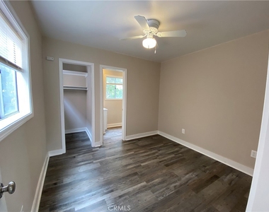 1032 W 15th Street - Photo Thumbnail 6