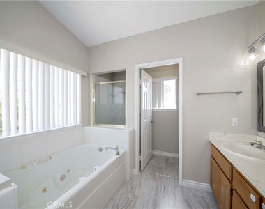 701 Barnsley - Photo Thumbnail 22