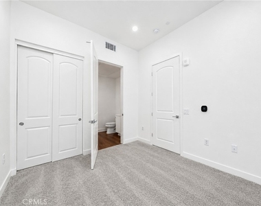 1646 S Urbana - Photo Thumbnail 17