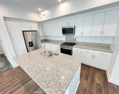 1646 S Urbana - Photo Thumbnail 1