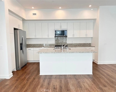 1646 S Urbana - Photo Thumbnail 3